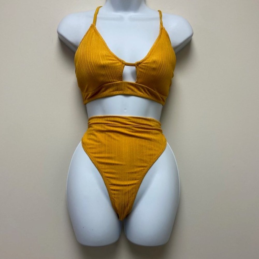 Cupshe Yellow Ribbed Keyhole Bikini Set - Picture 3 of 13
